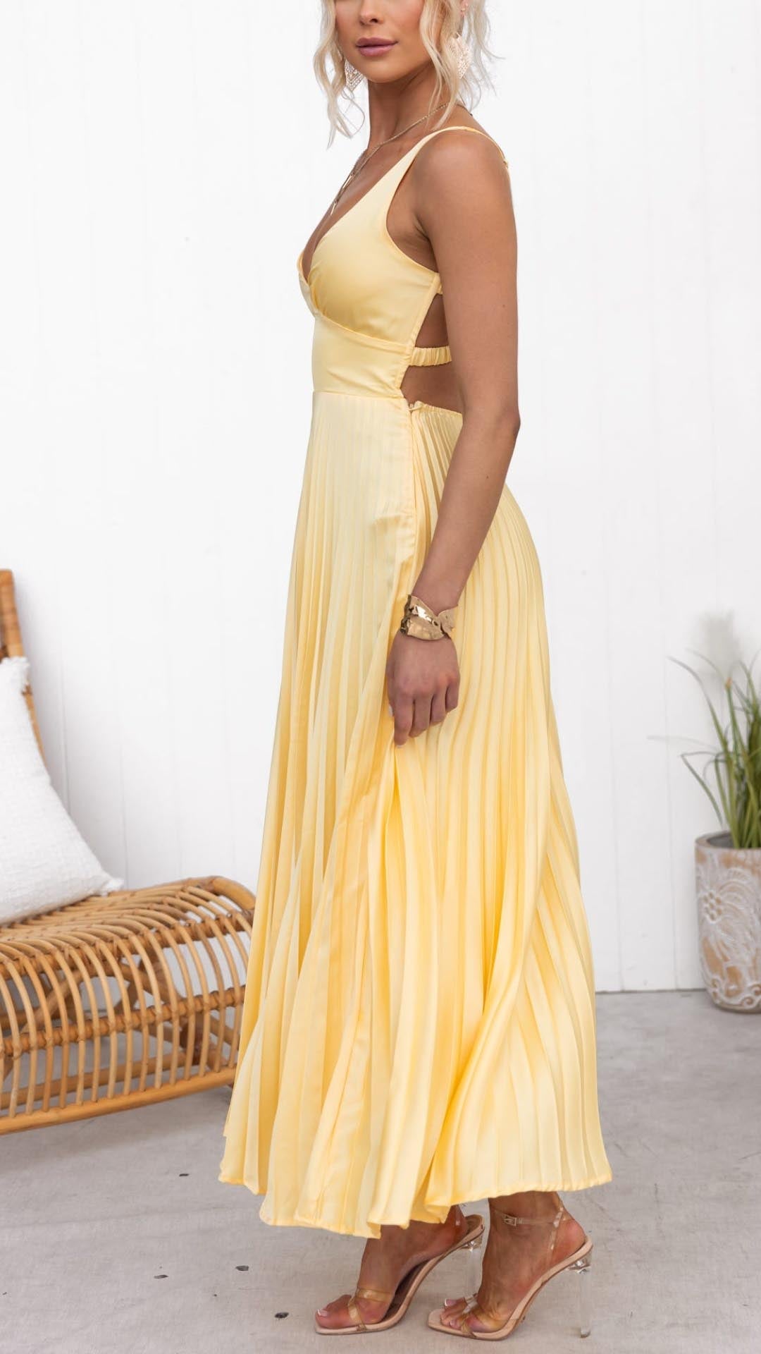 Seren™ | Pleated V-Neck Maxi Dress